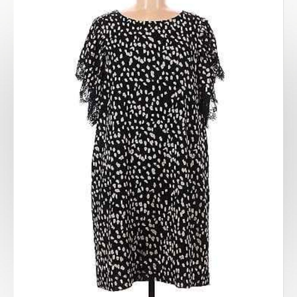 Davi & Dani Black & Creme Print lace sleeves shift Dress sz M NWT  /B9